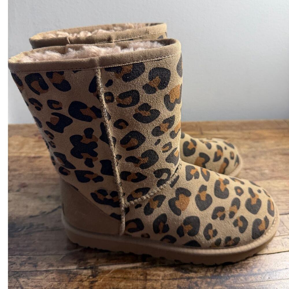 Ugg Classic Short leopard Print suede boots size 7